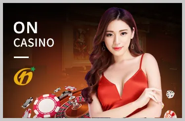 Bàn chơi Poker với các quân bài và chip